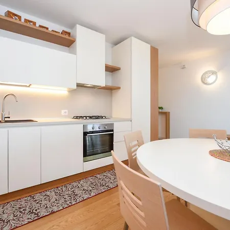 Dolceriva - The Lakefront Apartment