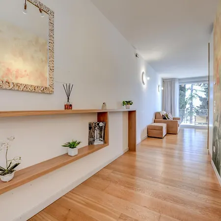 Dolceriva - The Lakefront Apartment *